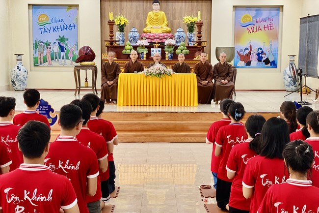Last day of Summer Retreat at Tay Khanh Pagoda