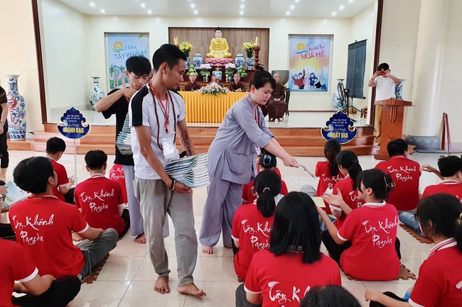 Last day of Summer Retreat at Tay Khanh Pagoda