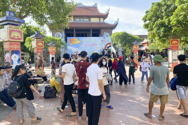 Last day of Summer Retreat at Tay Khanh Pagoda