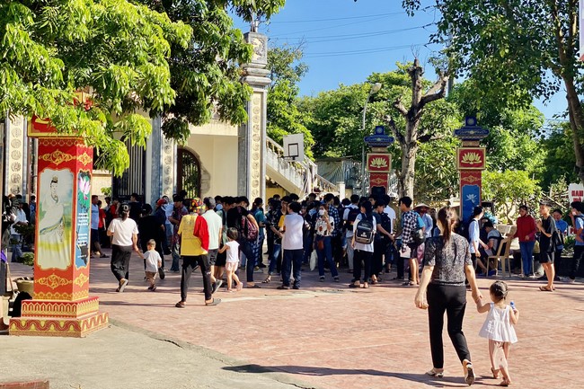 Last day of Summer Retreat at Tay Khanh Pagoda