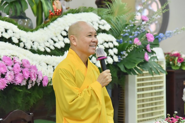 Pilgrimage to offer the Three Jewels