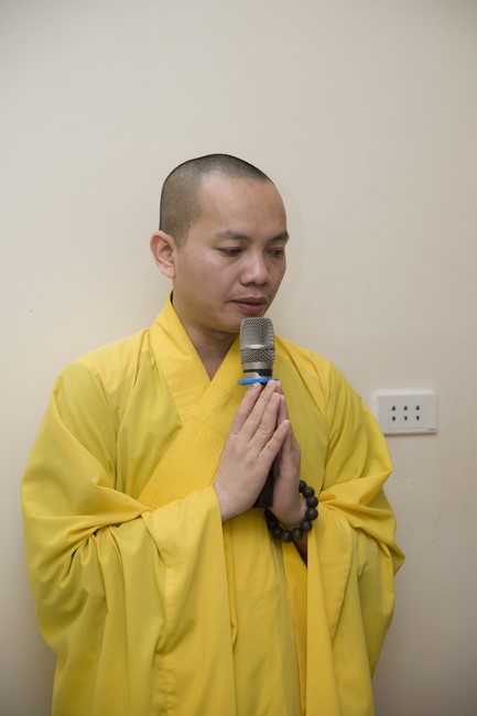 Pilgrimage to offer the Three Jewels