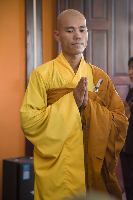 Pilgrimage to offer the Three Jewels