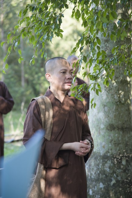 Pilgrimage to offer the Three Jewels