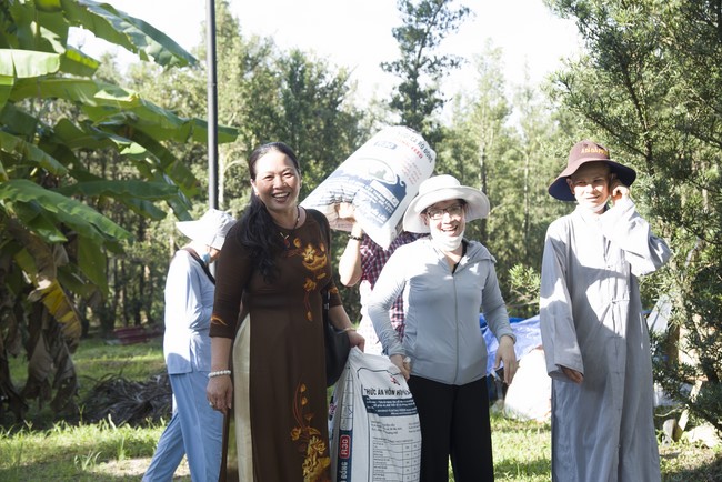 Pilgrimage to offer the Three Jewels