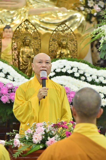 Pilgrimage to offer the Three Jewels