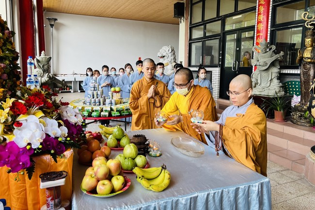 Dharma Assembly Ksihitigarbha - Linh Yin Temple, Taiwan