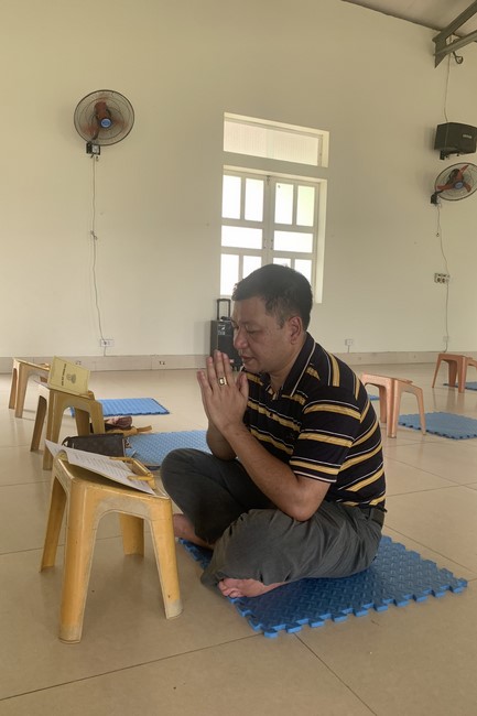 Charity in sowing blessing of Dong Cao Pagoda