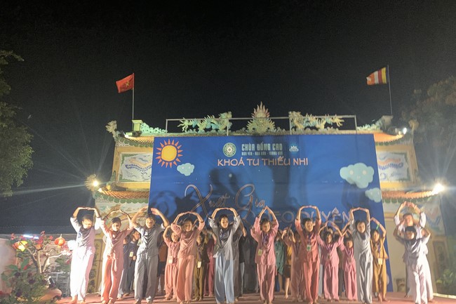 The 4th Day of “Yoga – got talent” Temporary Ordination in Summer for Children at Dong Cao Pagoda