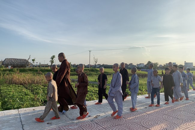 The 4th Day of “Yoga – got talent” Temporary Ordination in Summer for Children at Dong Cao Pagoda