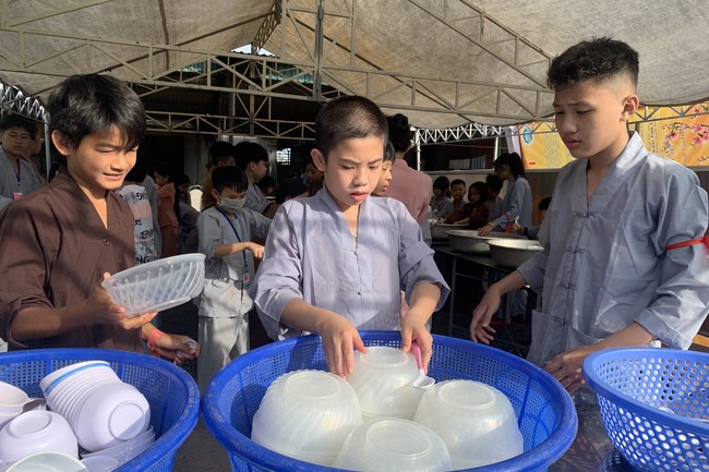 The 4th Day of “Yoga – got talent” Temporary Ordination in Summer for Children at Dong Cao Pagoda