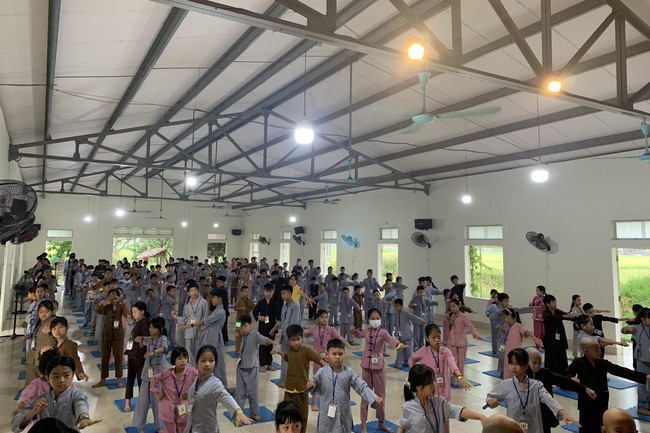 The 4th Day of “Yoga – got talent” Temporary Ordination in Summer for Children at Dong Cao Pagoda