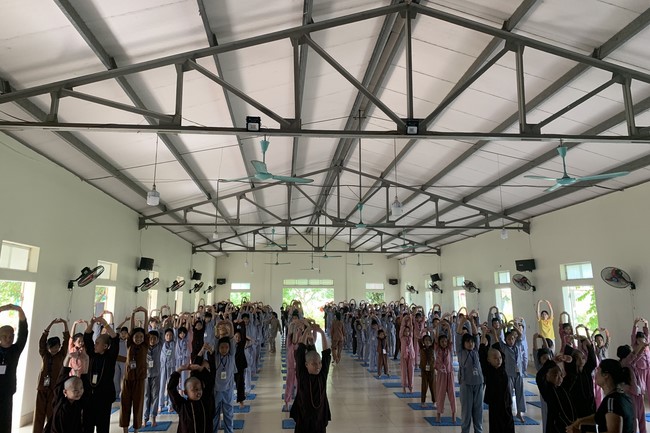 The 4th Day of “Yoga – got talent” Temporary Ordination in Summer for Children at Dong Cao Pagoda