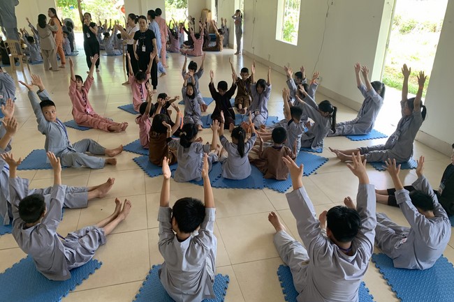 The 4th Day of “Yoga – got talent” Temporary Ordination in Summer for Children at Dong Cao Pagoda