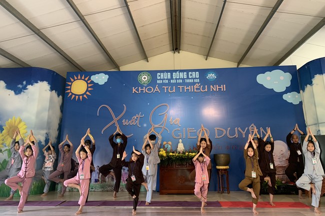 The 4th Day of “Yoga – got talent” Temporary Ordination in Summer for Children at Dong Cao Pagoda
