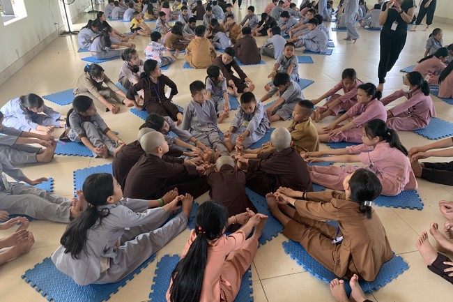 The 4th Day of “Yoga – got talent” Temporary Ordination in Summer for Children at Dong Cao Pagoda