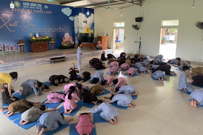 The 4th Day of “Yoga – got talent” Temporary Ordination in Summer for Children at Dong Cao Pagoda