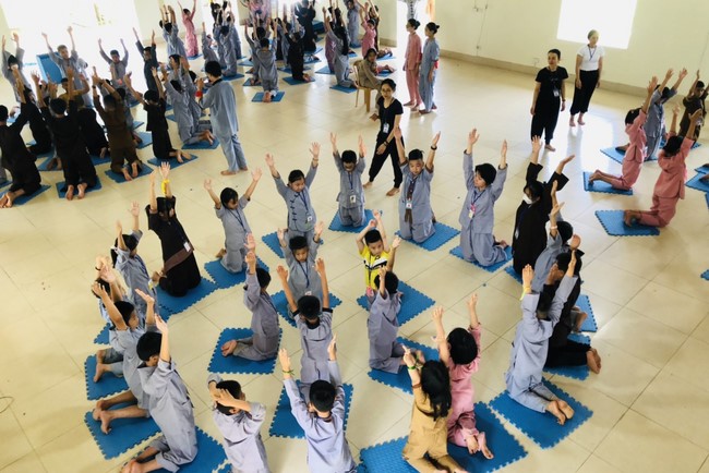The 4th Day of “Yoga – got talent” Temporary Ordination in Summer for Children at Dong Cao Pagoda