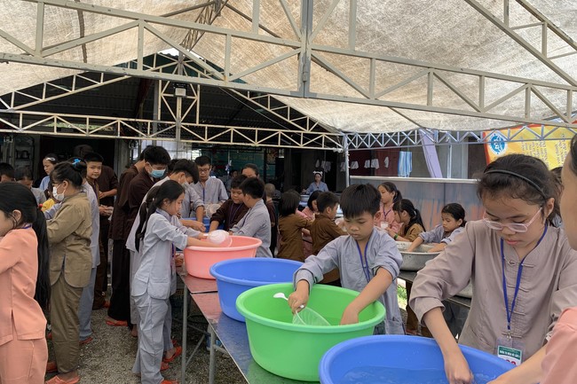 The 4th Day of “Yoga – got talent” Temporary Ordination in Summer for Children at Dong Cao Pagoda