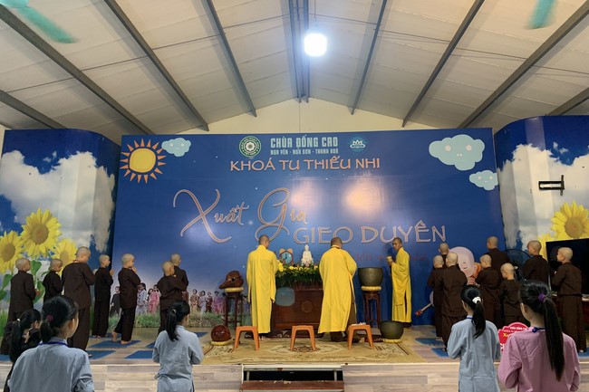 The 4th Day of “Yoga – got talent” Temporary Ordination in Summer for Children at Dong Cao Pagoda