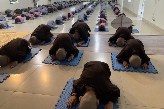 The 4th Day of “Yoga – got talent” Temporary Ordination in Summer for Children at Dong Cao Pagoda