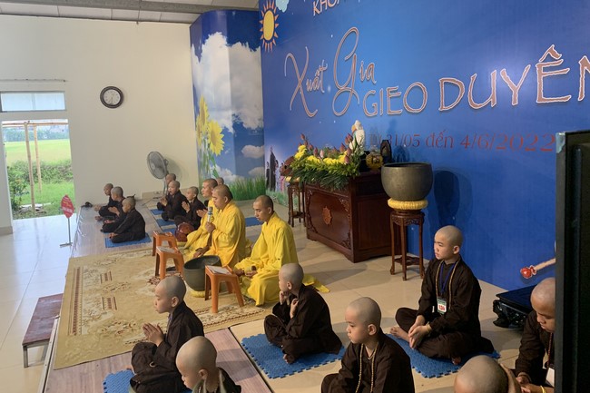 The 4th Day of “Yoga – got talent” Temporary Ordination in Summer for Children at Dong Cao Pagoda