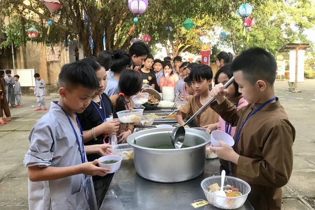 The 4th Day of “Yoga – got talent” Temporary Ordination in Summer for Children at Dong Cao Pagoda