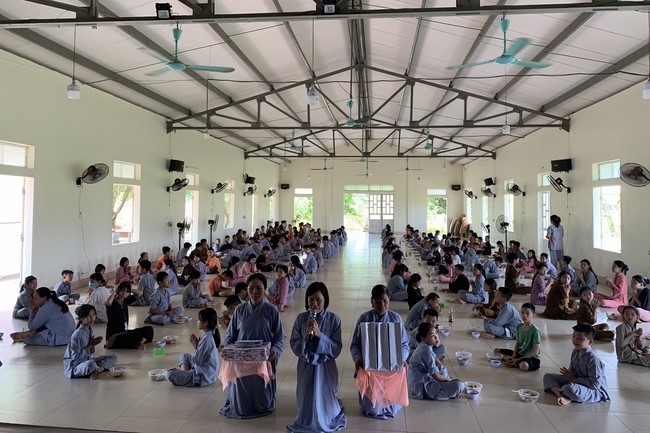 The Last Day of Temporary ordination in Summer for Children at Dong Cao Pagoda
