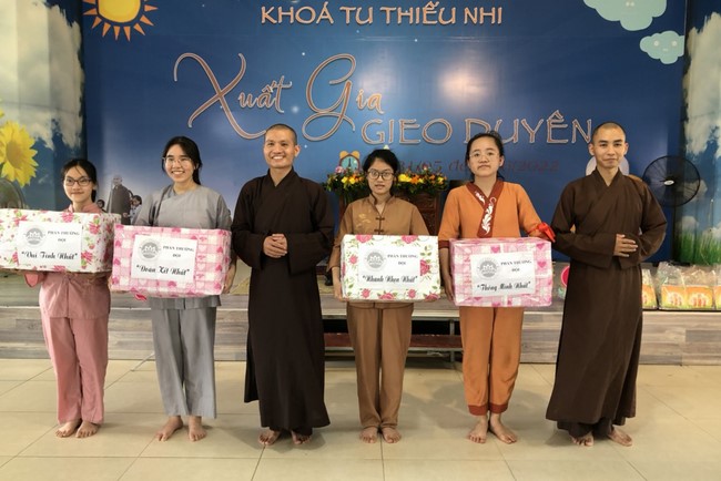 The Last Day of Temporary ordination in Summer for Children at Dong Cao Pagoda