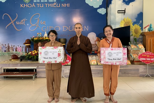The Last Day of Temporary ordination in Summer for Children at Dong Cao Pagoda