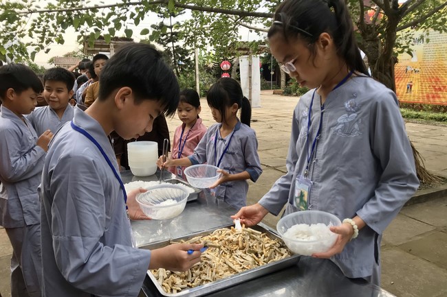 The Last Day of Temporary ordination in Summer for Children at Dong Cao Pagoda