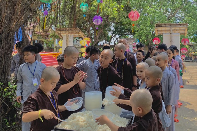 The Last Day of Temporary ordination in Summer for Children at Dong Cao Pagoda