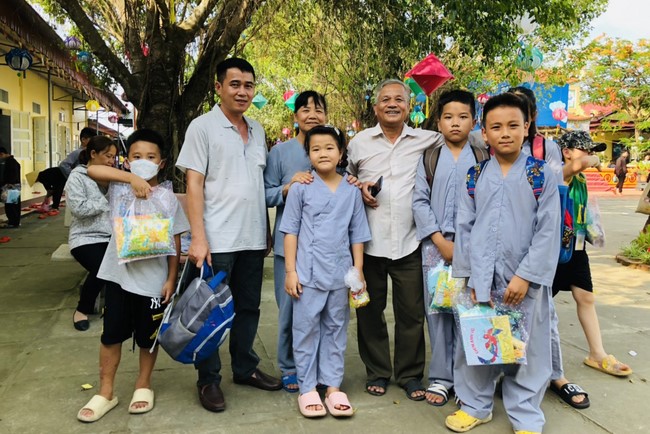 The Last Day of Temporary ordination in Summer for Children at Dong Cao Pagoda