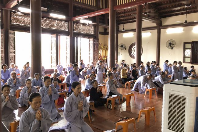 The Eight Precept Retreat at Tay Khanh pagoda, Thai Binh