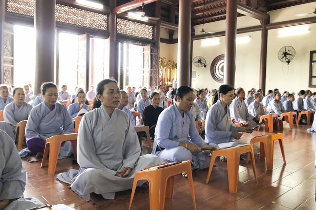 The Eight Precept Retreat at Tay Khanh pagoda, Thai Binh
