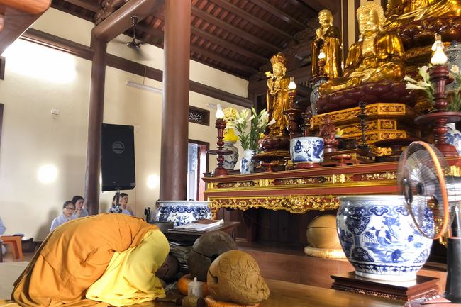 The Eight Precept Retreat at Tay Khanh pagoda, Thai Binh