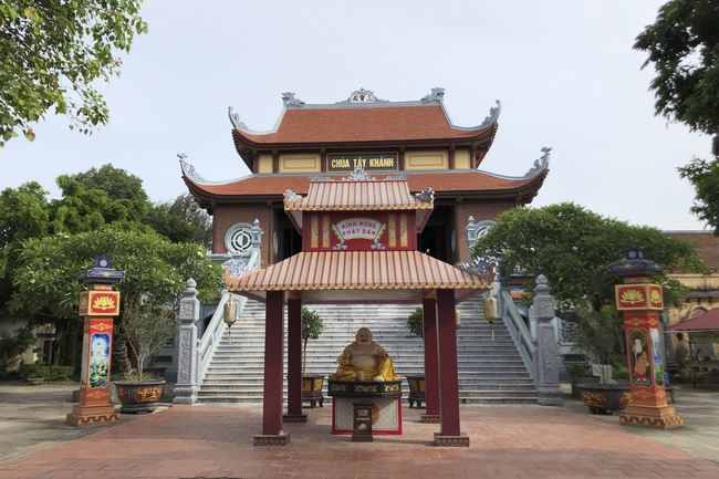 The Eight Precept Retreat at Tay Khanh pagoda, Thai Binh