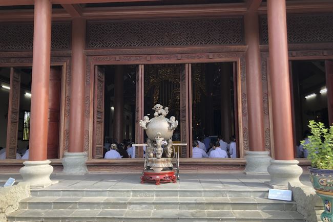 The Eight Precept Retreat at Tay Khanh pagoda, Thai Binh