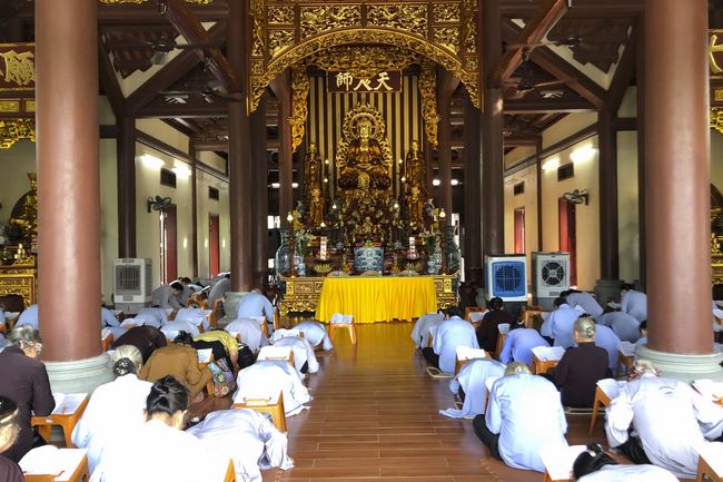 The Eight Precept Retreat at Tay Khanh pagoda, Thai Binh