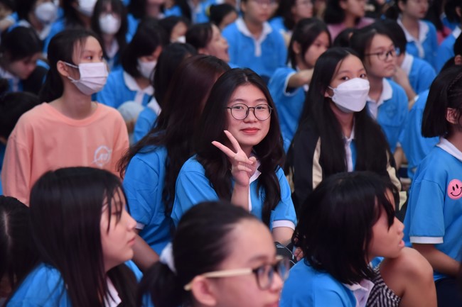 The 2nd day of huong phap branch's teenage retreat of , cu chi