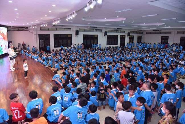 The 2nd day of huong phap branch's teenage retreat of , cu chi