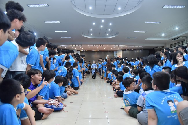 The 2nd day of huong phap branch's teenage retreat of , cu chi