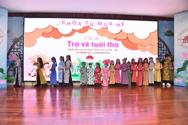 The 2nd day of huong phap branch's teenage retreat of , cu chi