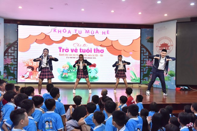 The 2nd day of huong phap branch's teenage retreat of , cu chi