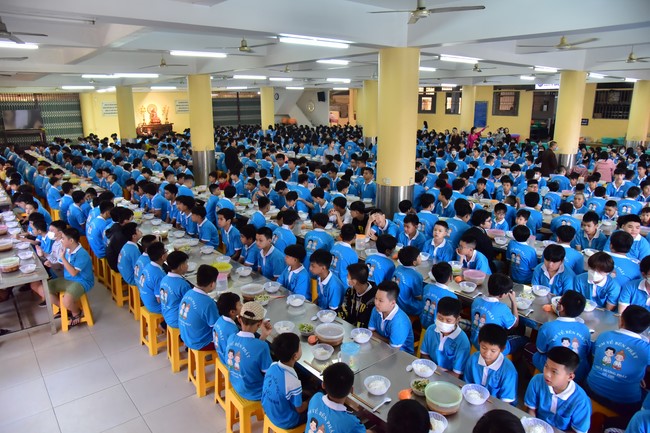 The 2nd day of huong phap branch's teenage retreat of , cu chi