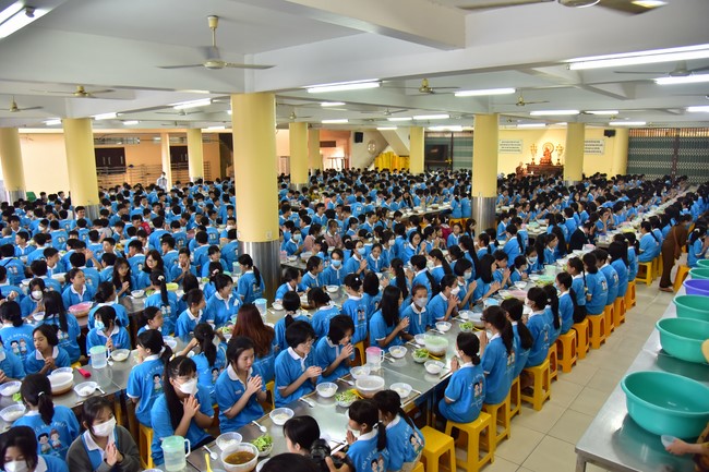 The 2nd day of huong phap branch's teenage retreat of , cu chi