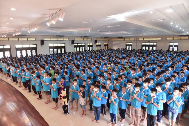 The 2nd day of huong phap branch's teenage retreat of , cu chi