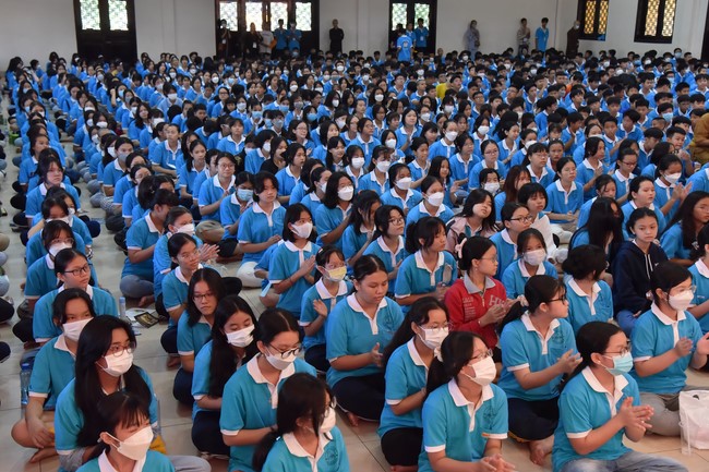 The 2nd day of huong phap branch's teenage retreat of , cu chi