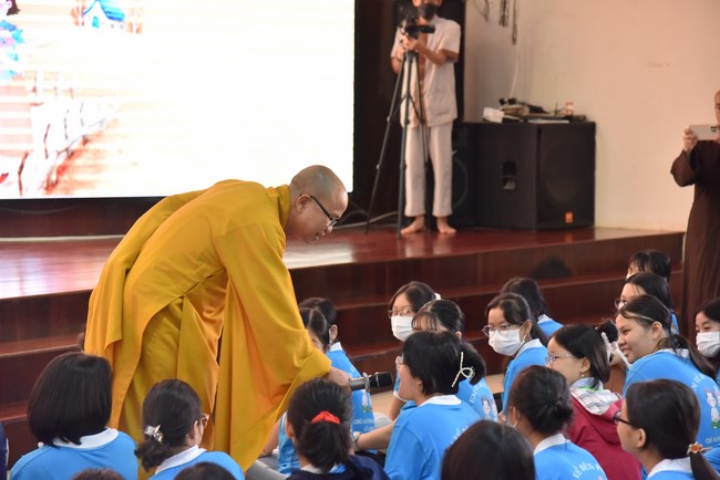 The 2nd day of huong phap branch's teenage retreat of , cu chi