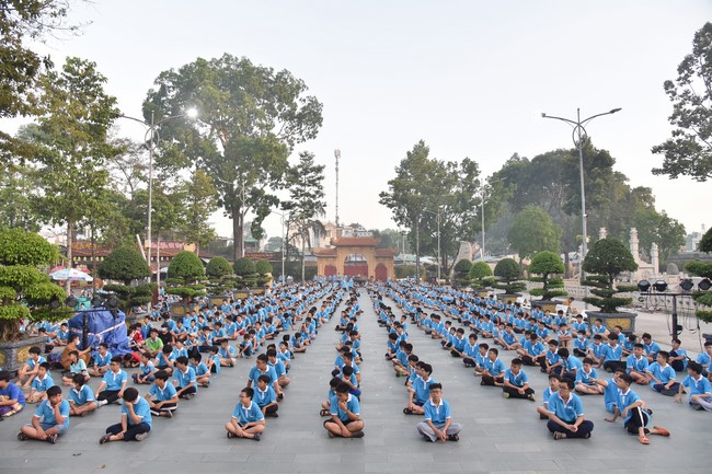 The 2nd day of huong phap branch's teenage retreat of , cu chi